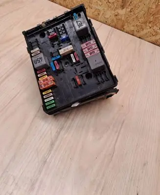 Volkswagen Touran I Fuse module 01394932