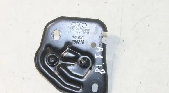 Audi A1 Engine bonnet/hood lock/catch 4G0823186A