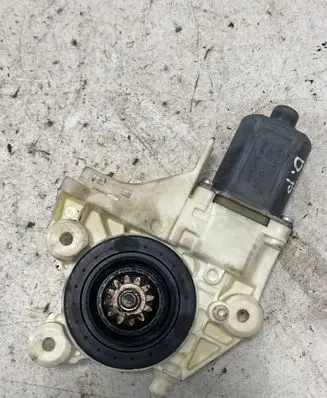 Ford Focus Front door window regulator motor 0130822216