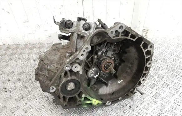 Manual 5 speed gearbox