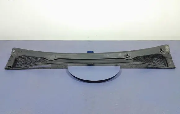 Renault Clio I Wiper trim 668117610R