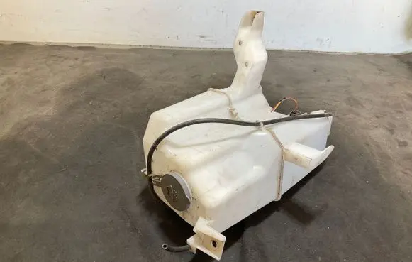 Windshield washer fluid reservoir/tank