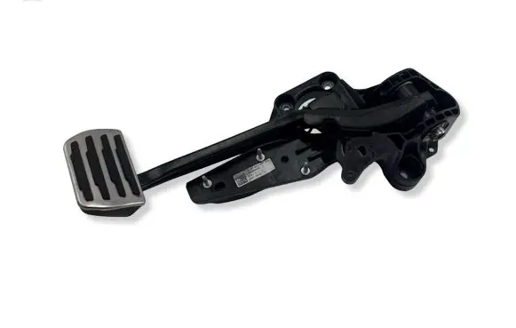 Land Rover Evoque II Brake pedal GJ3M2D094DB
