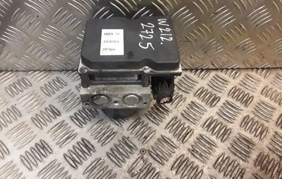 Mercedes-Benz E W212 ABS Pump 2124312012 A2124312012
