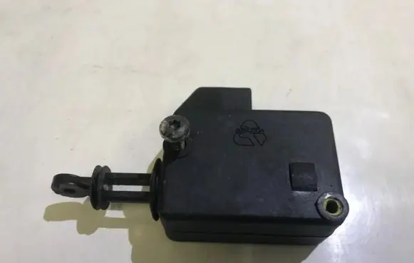 Peugeot 406 Central locking motor 