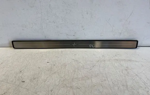 Polestar 2 Front sill trim cover 31699070