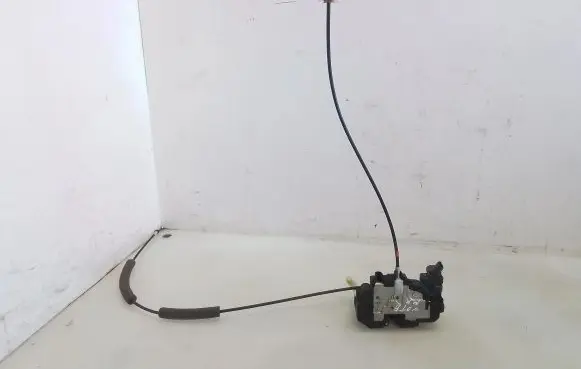 Nissan Note (E11) Front door lock