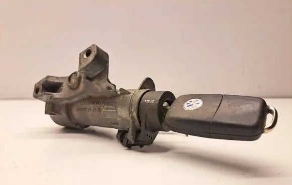 Volkswagen Golf IV Ignition lock 4B0905851C