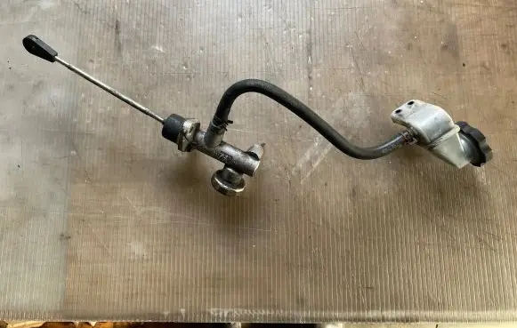 Chevrolet Captiva Clutch master cylinder