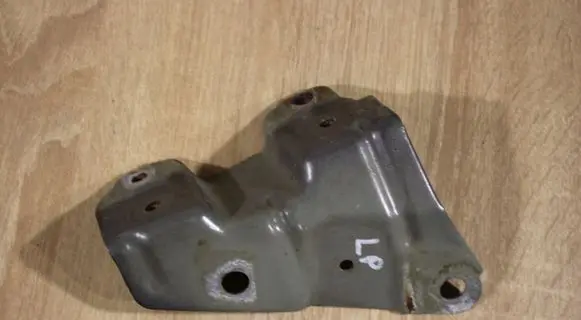 Renault Laguna III Fender mounting bracket 620420008R