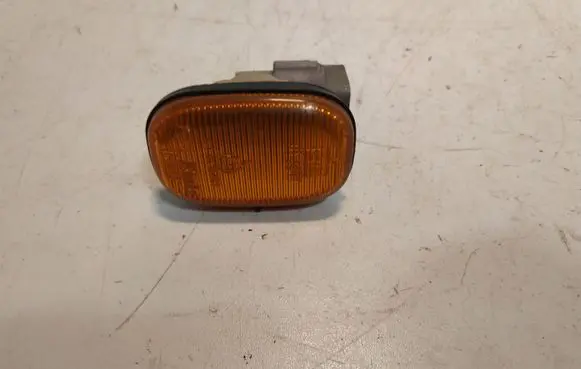 Toyota RAV 4 (XA20) Front fender indicator light