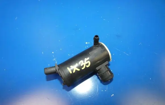 Hyundai ix35 Windscreen/windshield washer pump