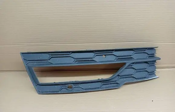 Skoda Octavia Mk4 Front fog light trim/grill 5E3807681A