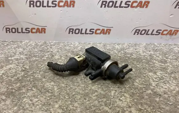 Audi A6 S6 C4 4A Turbo solenoid valve 1H0906627