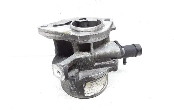 Mercedes-Benz A W176 Vacuum pump 705641000 146505272R