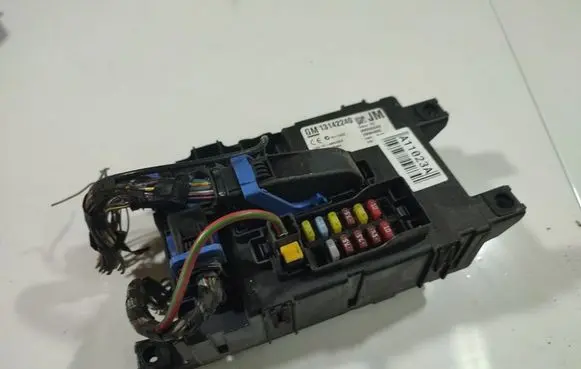 Opel Corsa D Fuse box set 13142240