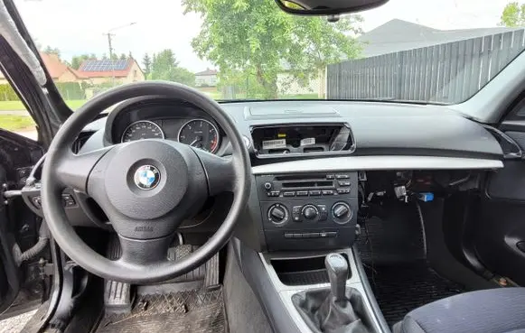 BMW 1 E81 E87 Dashboard 