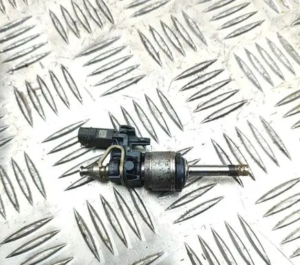 Volkswagen Golf VIII Fuel injector 05C906036 0261500443