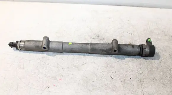 Volvo XC70 Fuel main line pipe 30777554 30777576