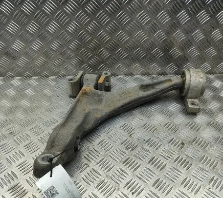 Volvo V60 Front lower control arm/wishbone 32370929