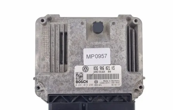 Volkswagen Golf V Engine control unit/module 0281013235 03G906021KS 1039S14573