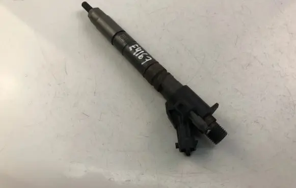Volvo V60 Fuel injector 31272690
