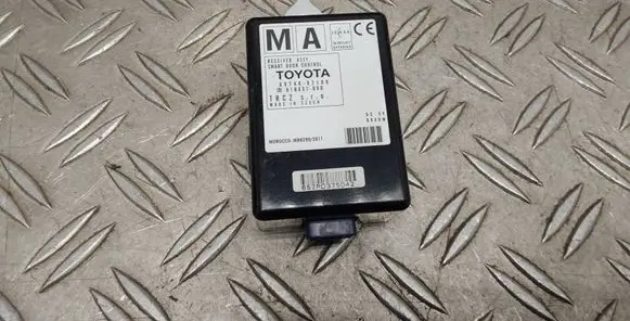 Toyota Auris E180 Door control unit/module 8974002100