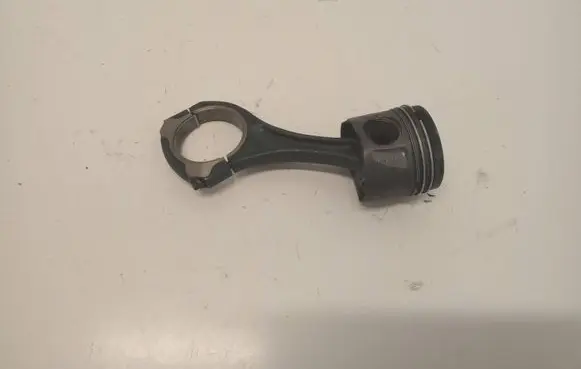 Mercedes-Benz S W222 Piston with connecting rod 8370B