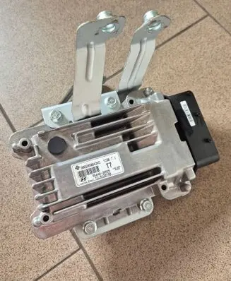 Hyundai ix35 Gearbox control unit/module 954403B825