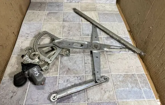 Toyota Prius (XW20) Rear door window regulator with motor 8571035180