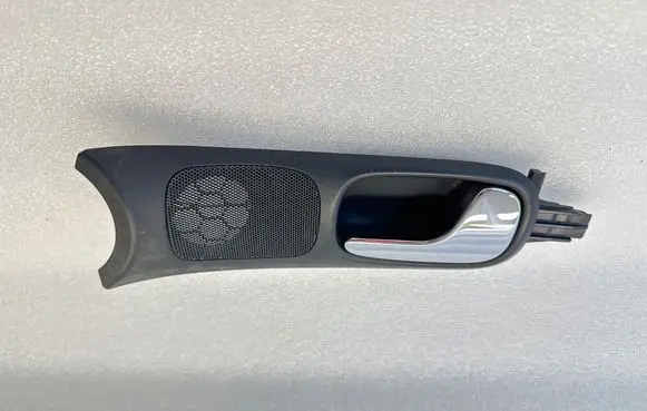 Audi A4 S4 B5 8D Front door interior handle 8D0837020