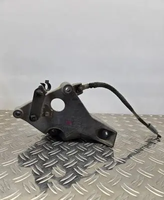 BMW 3 E90 E91 Engine mounting bracket 6775041 59280110