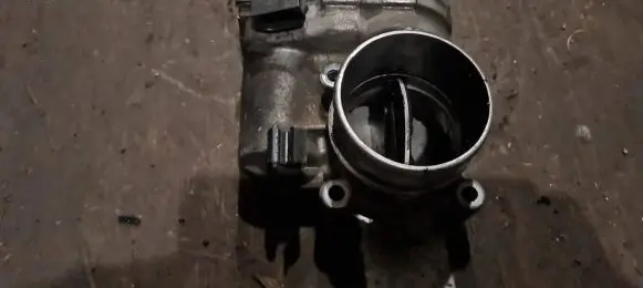 Volvo V70 Throttle valve 31216665