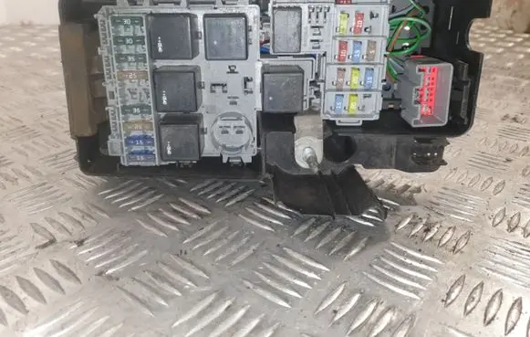 Volvo S60 Fuse module 30728132