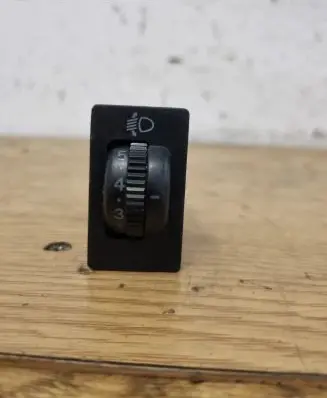 Toyota Corolla Verso AR10 Headlight level height control switch