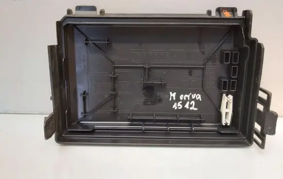 Opel Meriva B Fuse box cover 13246936