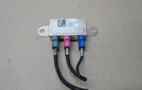 Opel Insignia B Aerial antenna amplifier 20960972 7410300000000K 000140640
