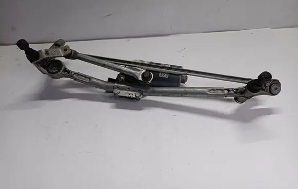 BMW 3 E90 E91 Front wiper linkage and motor 7161710 42484905