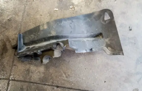 Jeep Grand Cherokee Other engine bay part 68148904AA
