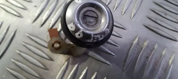 Toyota Corolla E110 Front door lock (next to the handle) 