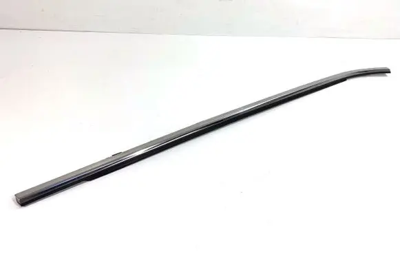 Renault Captur II Rear door glass trim molding 828207106R