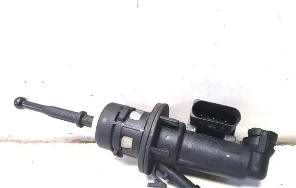 Volkswagen PASSAT B6 Clutch slave cylinder 3C0721388A