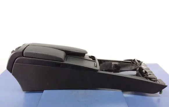 Mercedes-Benz C W204 Center console A2046806050