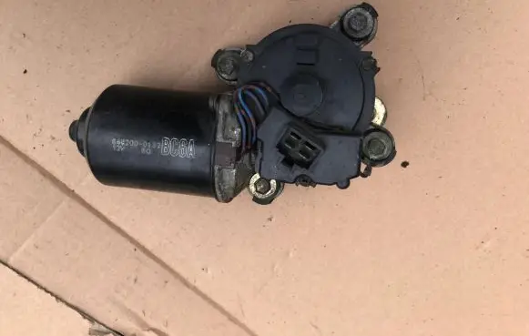 Mazda 323 F Rear window wiper motor 8492000132