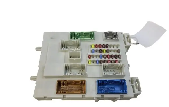Volvo V40 Fuse module 31453131 8904317306 270516