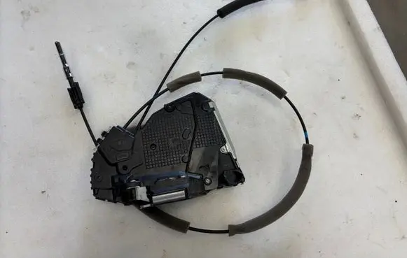 Lexus UX Front door lock BH9112015