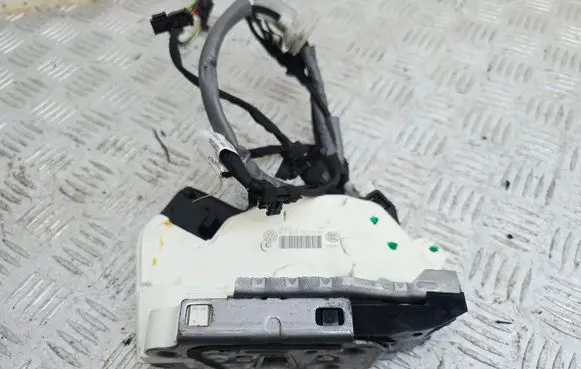 Volkswagen Atlas Rear door lock 5K4839016AH