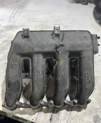 BMW 5 E60 E61 Intake manifold 7787318 8124844