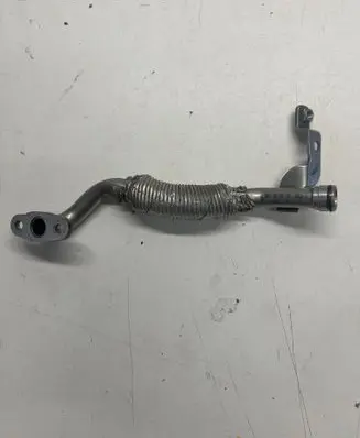 BMW M4 F82 F83 Oil cooling pipe 7848525 11427848525