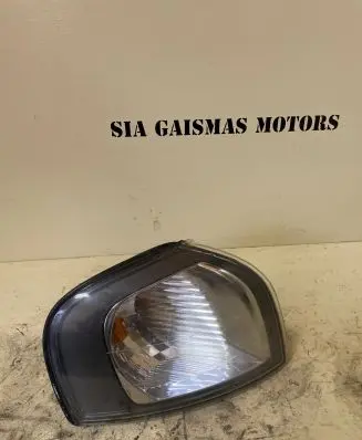 Volvo V70 Front indicator light